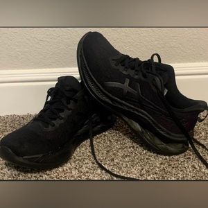 Men’s ASICS size 9